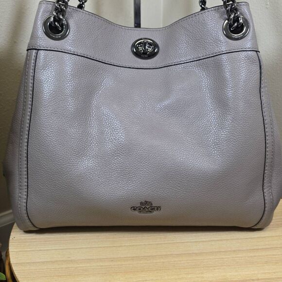 Coach Turn-Lock Edie Shoulder Bag and Wallet - Picture 3 of 16